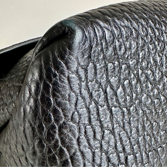 Authentic Burberry Lockford Medium Black Leather Shoulder Bag - Picture 8 of 10